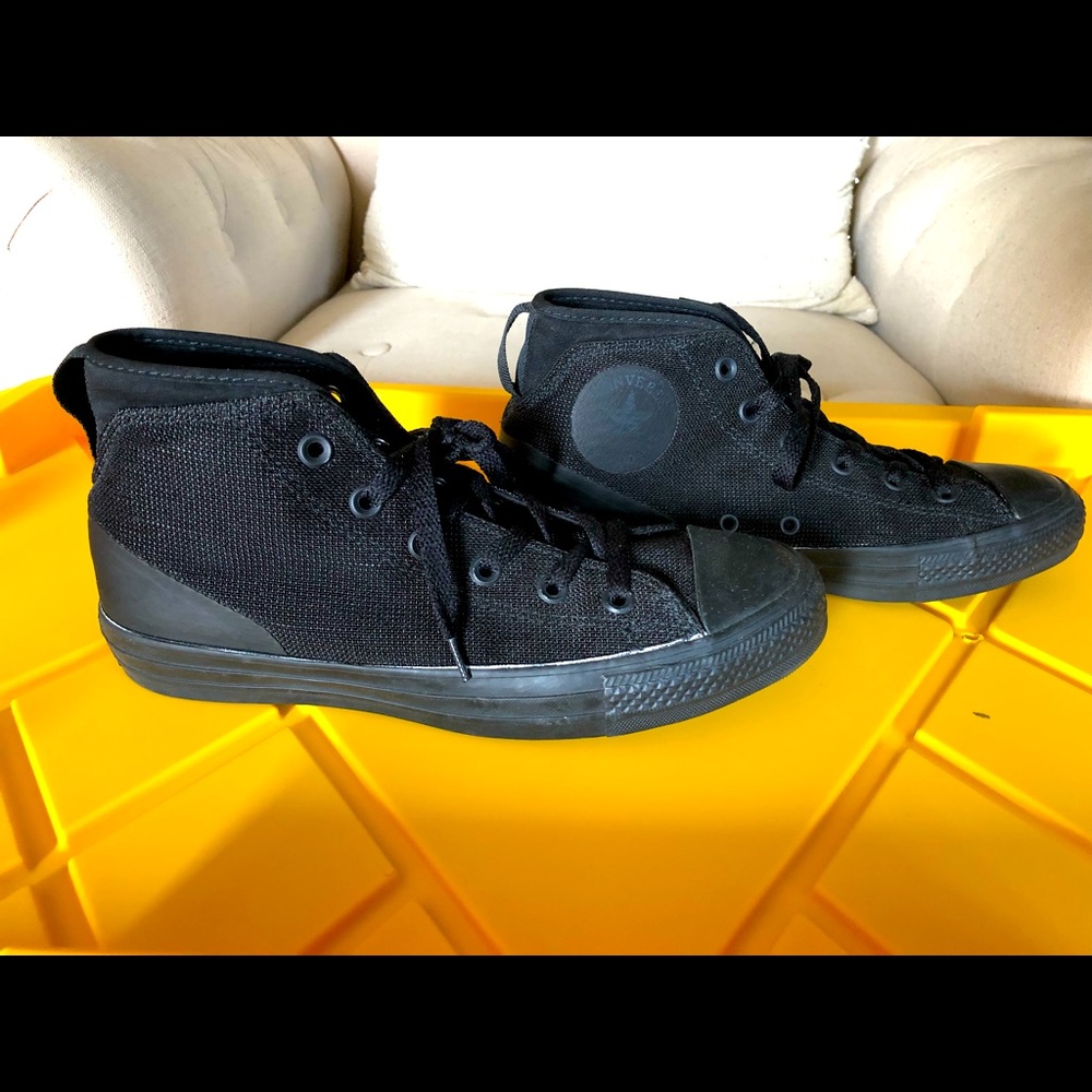 EUC BLACK CONVERSE